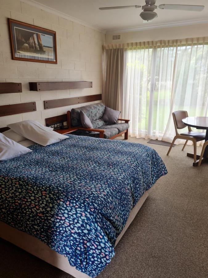 Toora Lodge Motel Buitenkant foto