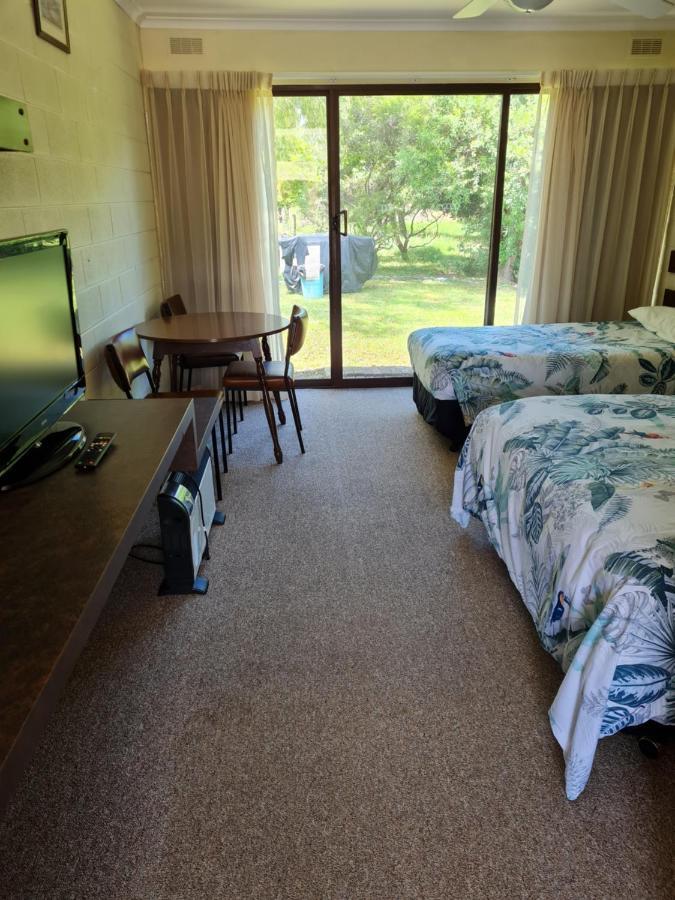 Toora Lodge Motel Buitenkant foto