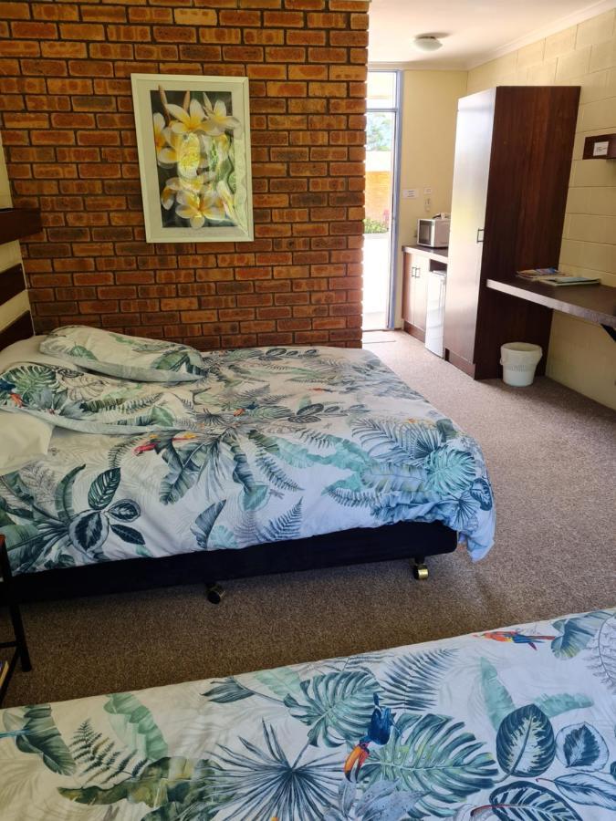 Toora Lodge Motel Buitenkant foto