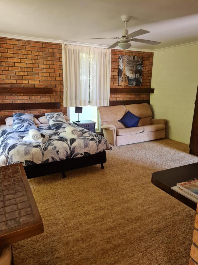 Toora Lodge Motel Buitenkant foto