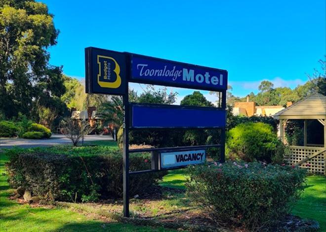 Toora Lodge Motel Buitenkant foto