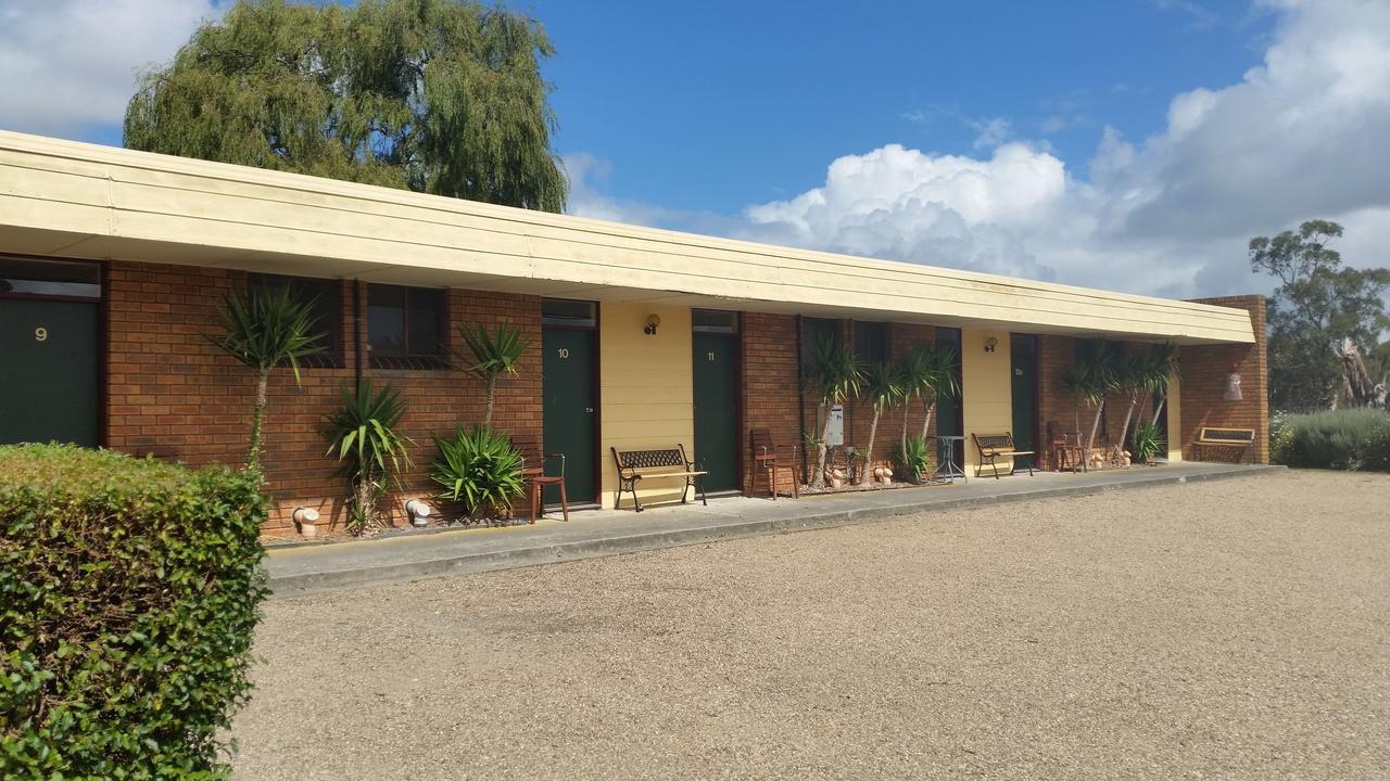 Toora Lodge Motel Buitenkant foto