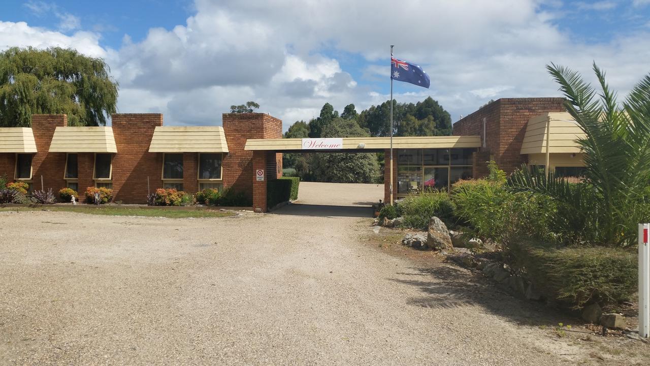 Toora Lodge Motel Buitenkant foto