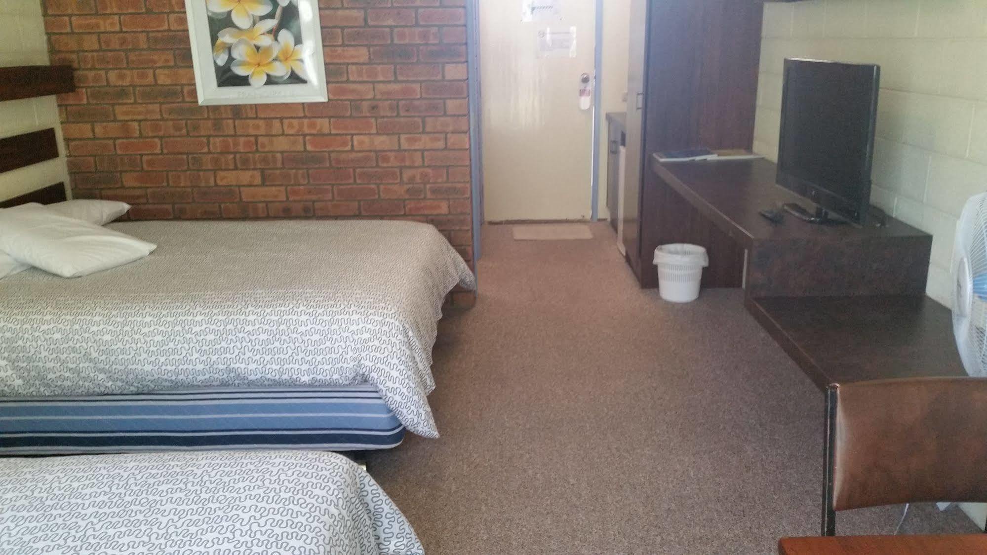 Toora Lodge Motel Buitenkant foto