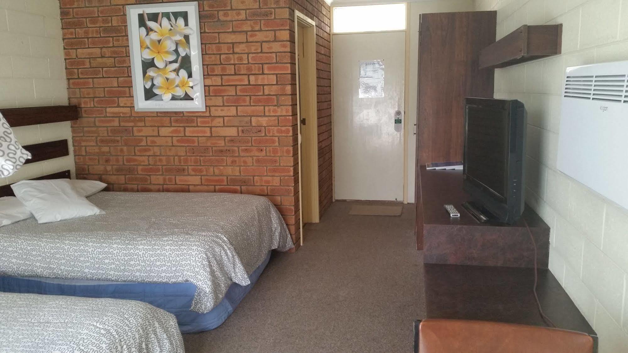 Toora Lodge Motel Buitenkant foto